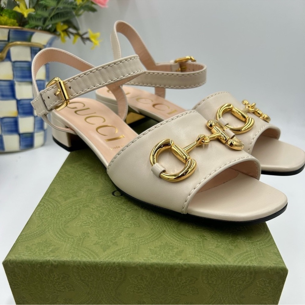 SOLD !!!!Women’s Gucci, leather horse bit accent sandals size 40.5 made in Italy
